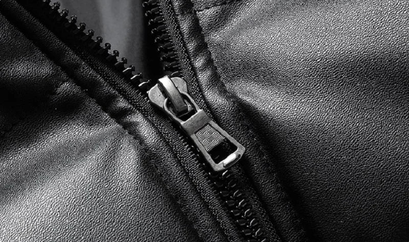 Jaqueta Masculina Puffer de Couro com Gola de Pelúcia